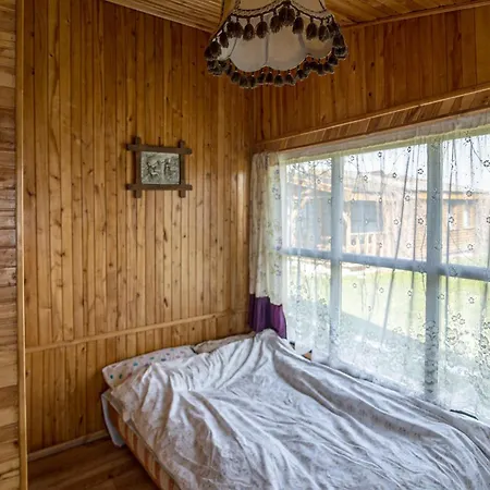 1 Bedroom Stunning In Vakantiehuis Wilczeta